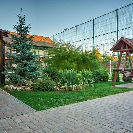 Conacul Ambient Cristian (Brasov) Exterior foto