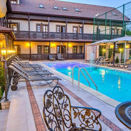 Conacul Ambient Cristian (Brasov) Exterior foto