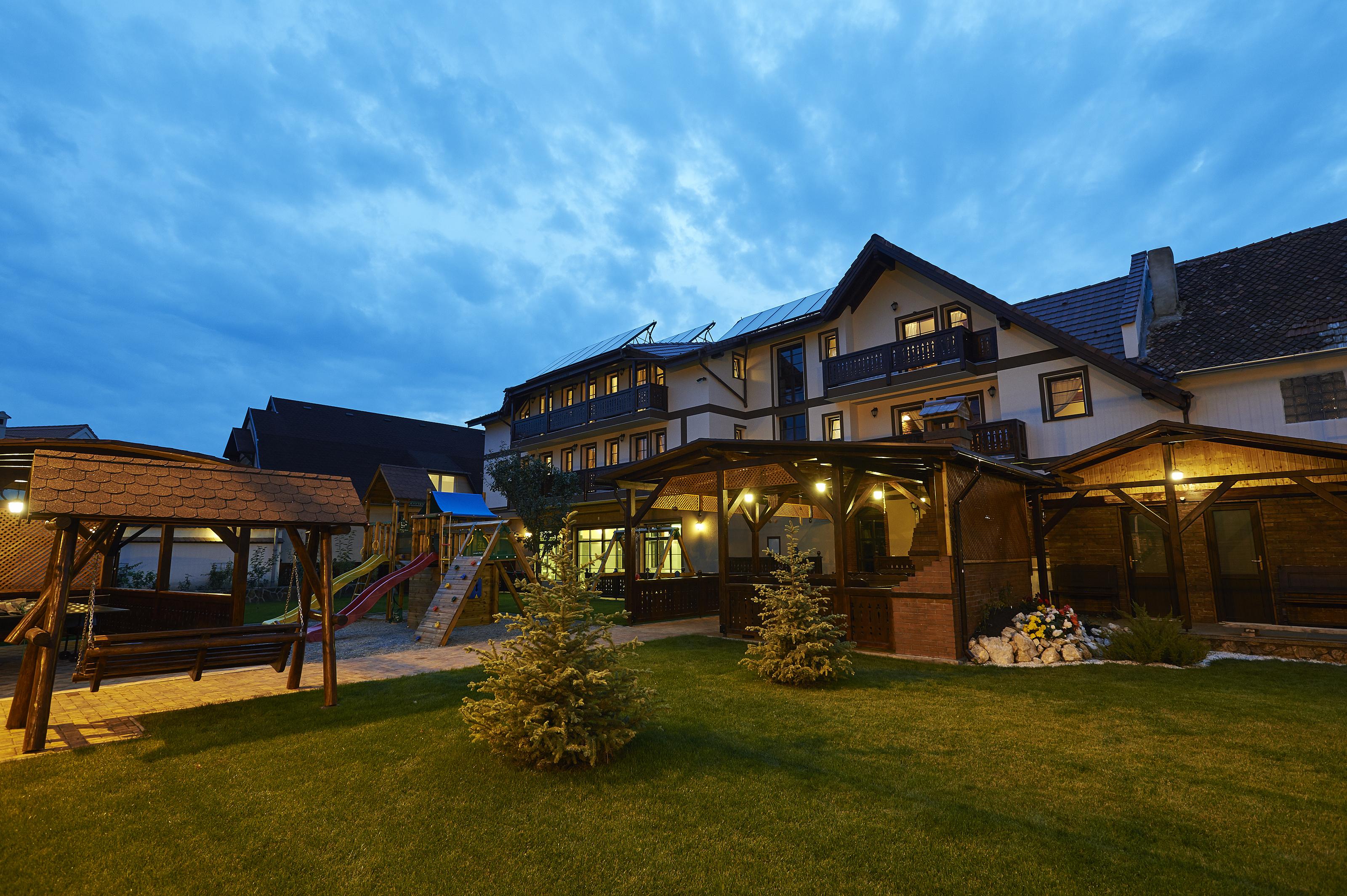 Conacul Ambient Cristian (Brasov) Exterior foto